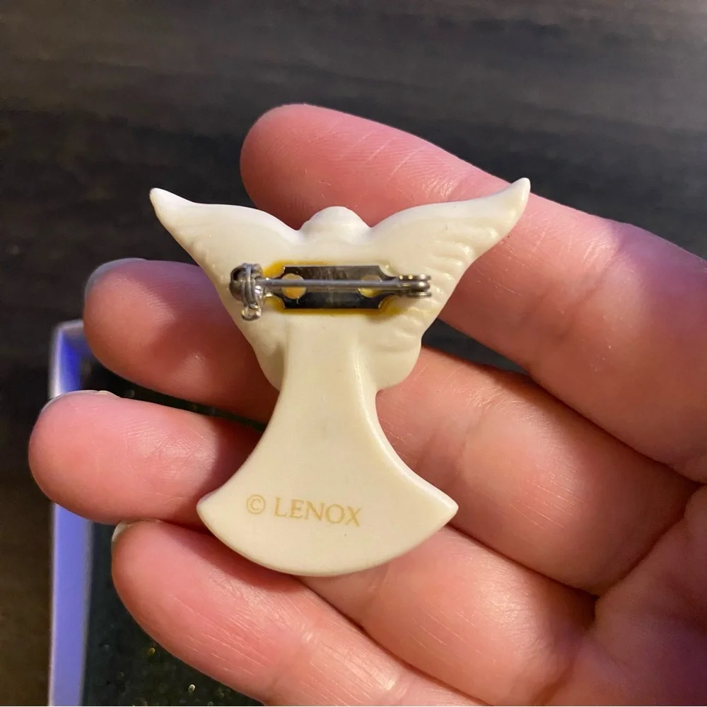 NEW Lenox Vintage Porcelain Angel Pin Brooch Christmas 1.5